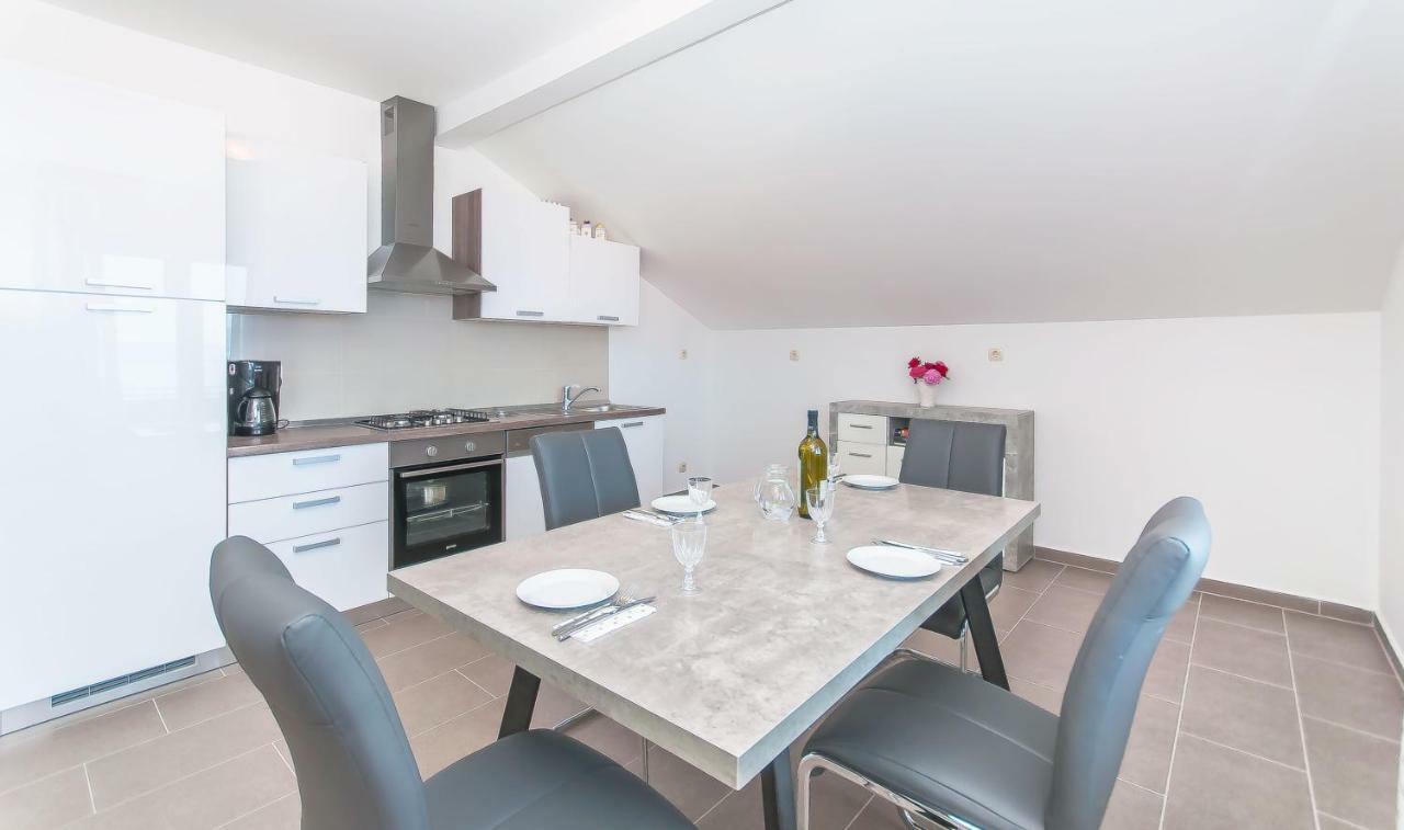 Apartmán Modern Duće Exteriér fotografie