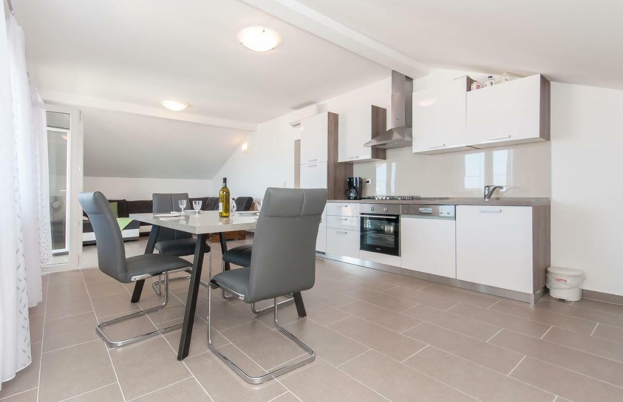 Apartmán Modern Duće Exteriér fotografie